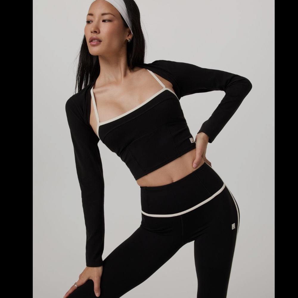 Vuori Black Shrug
